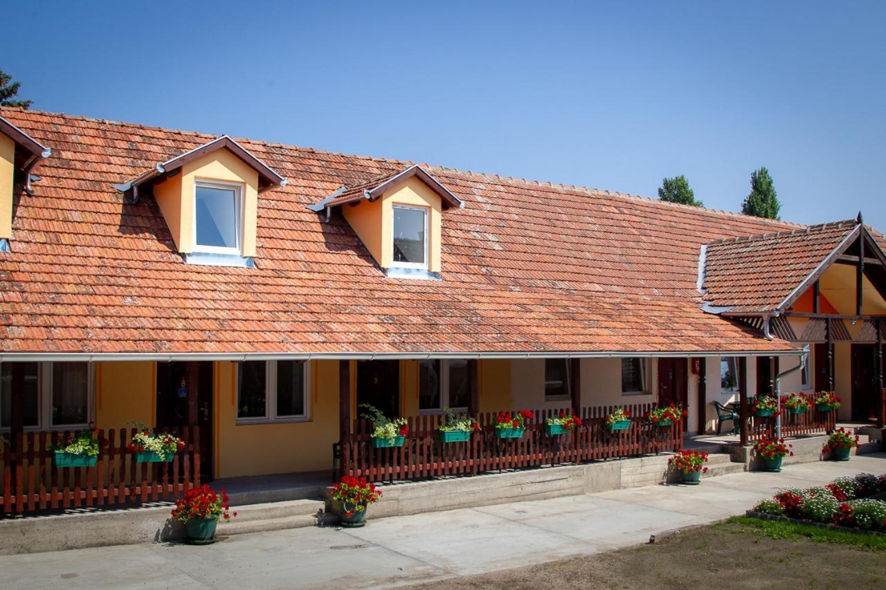Casa Simon 3 Hotel Subotica Exterior photo
